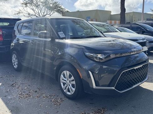 Certified 2025 Kia Soul LX image 10