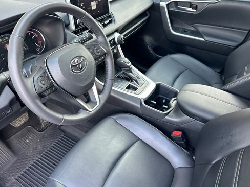 Used 2023 Toyota RAV4 XLE Premium image 10