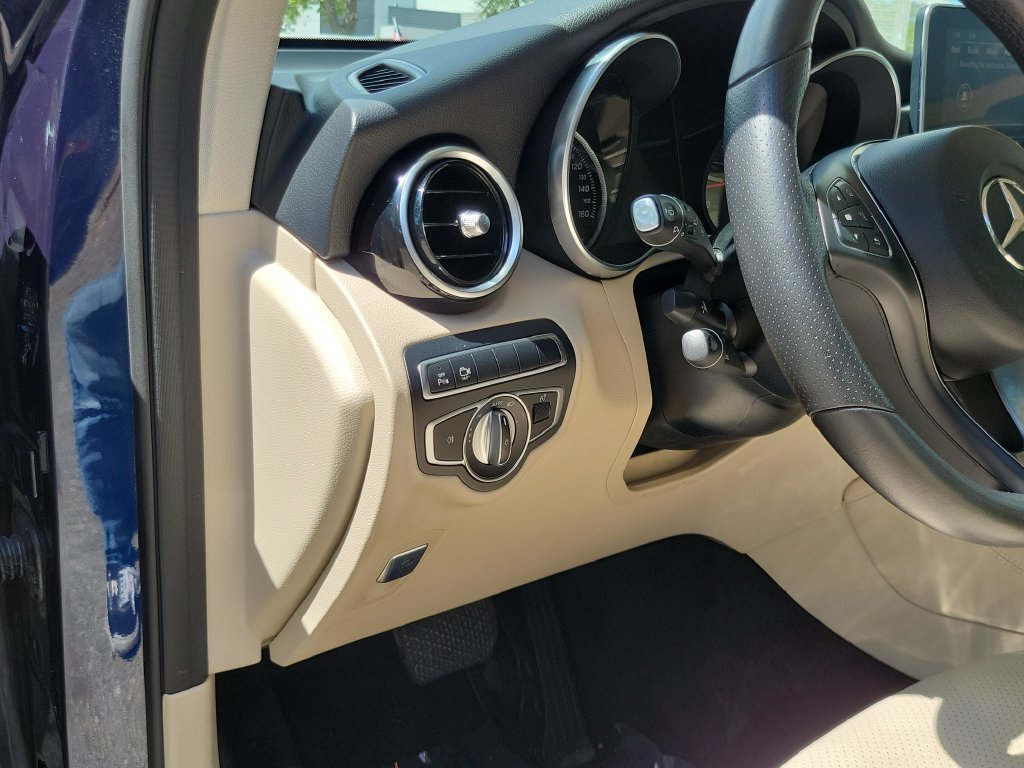 Used 2019 Mercedes-Benz GLC 300 image 13