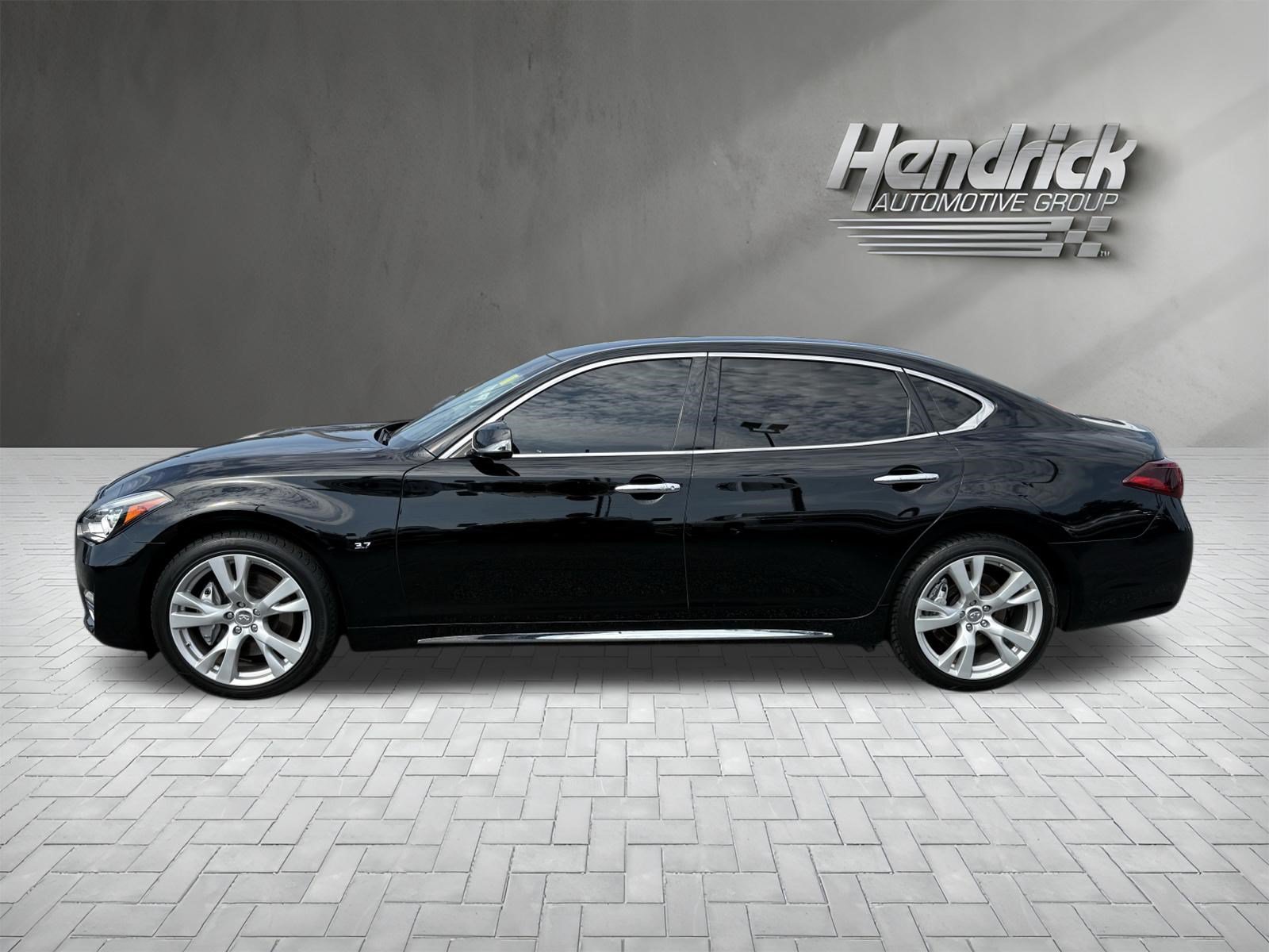 Used 2018 INFINITI Q70 L 3.7 w/ Sensory Package RWD image 8