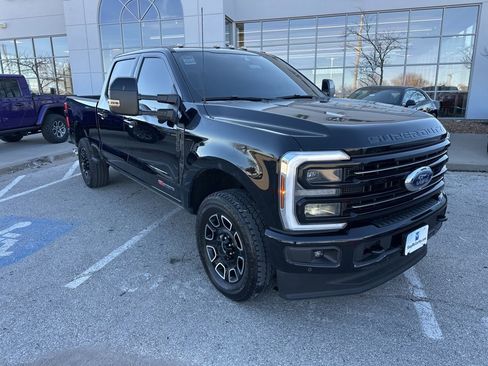 Used 2025 Ford F350 Platinum image 3