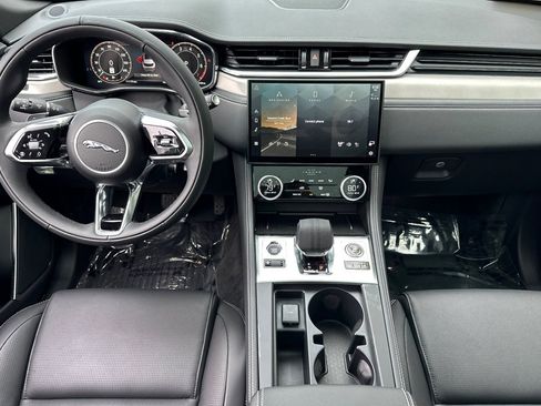 New 2025 Jaguar F-PACE R-Dynamic S image 24