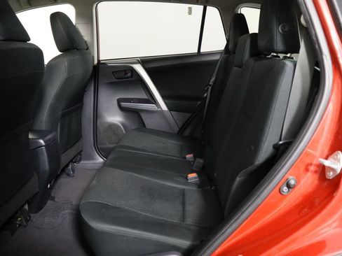 Used 2017 Toyota RAV4 LE FWD image 16