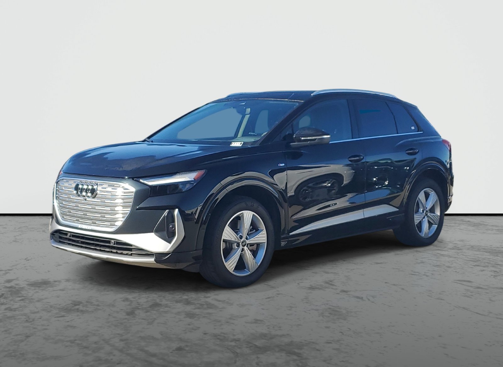 Used 2023 Audi Q4 e-tron Premium Plus AWD/4WD image 2