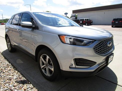 Used 2023 Ford Edge SEL w/ Convenience Package AWD/4WD image 3