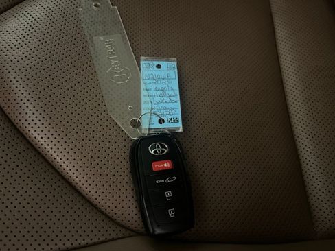 Used 2025 Toyota Highlander Limited AWD/4WD image 82
