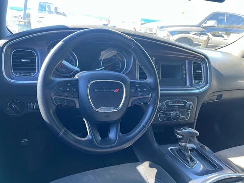 Used 2015 Dodge Charger SE w/ Sport Appearance Group image 14