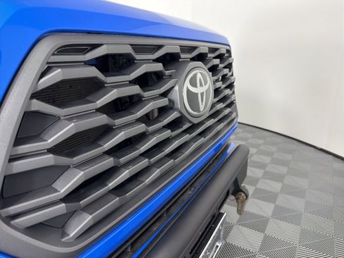 Used 2020 Toyota Tacoma TRD Off-Road w/ TRD Premium Off Road Package image 11