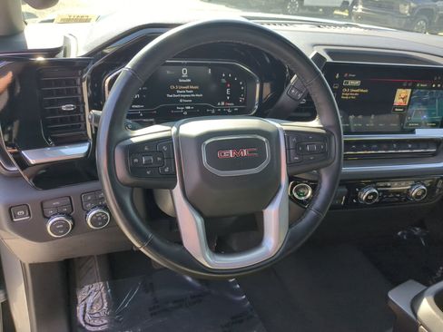 Used 2025 GMC Sierra 1500 SLT AWD/4WD image 18