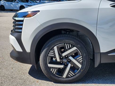 New 2026 Nissan Kicks SV image 5