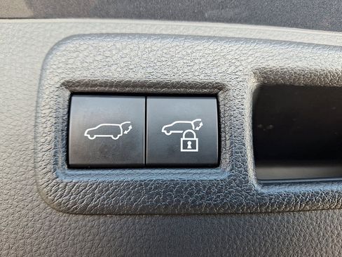 Certified 2024 Toyota Venza Limited image 31