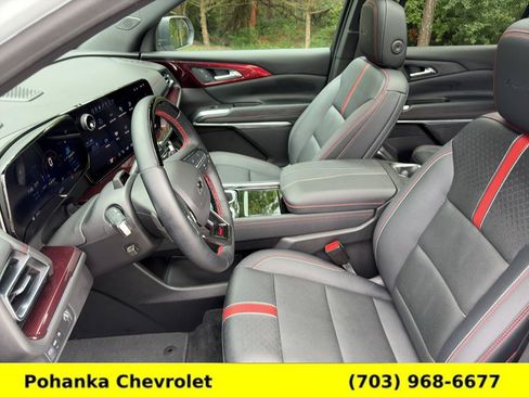 Used 2024 Chevrolet Traverse RS FWD image 26