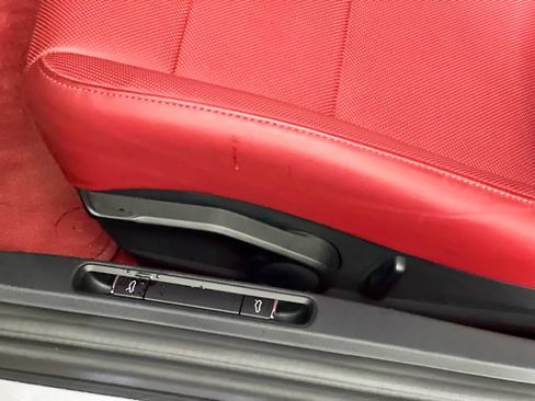 Used 2024 Porsche 718 Boxster RWD image 15