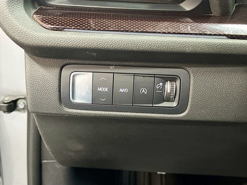 Used 2025 Chevrolet Traverse Z71 w/ Driver Confidence Package AWD/4WD image 10