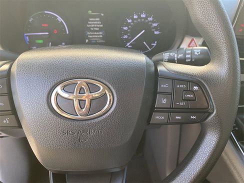 Used 2023 Toyota Sienna LE image 22