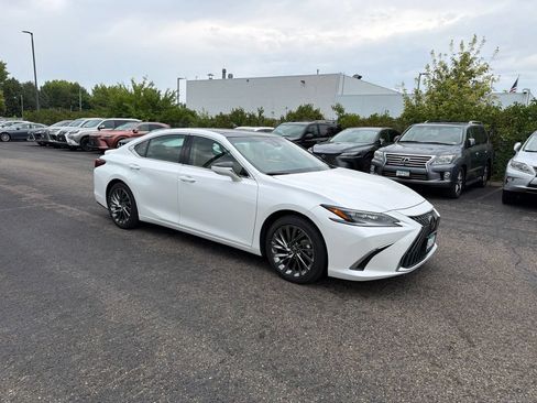 Certified 2025 Lexus ES 350 Ultra Luxury w/ Accessory Package (Z2) FWD image 18