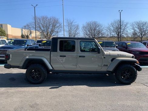 Used 2022 Jeep Gladiator Willys image 7