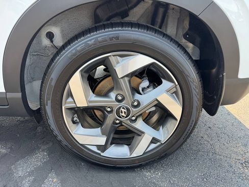 Used 2026 Hyundai Venue SEL FWD image 32