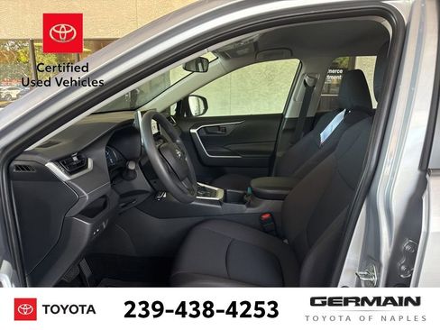 Used 2025 Toyota RAV4 LE AWD/4WD image 15