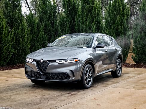 Used 2025 Alfa Romeo Tonale image 5