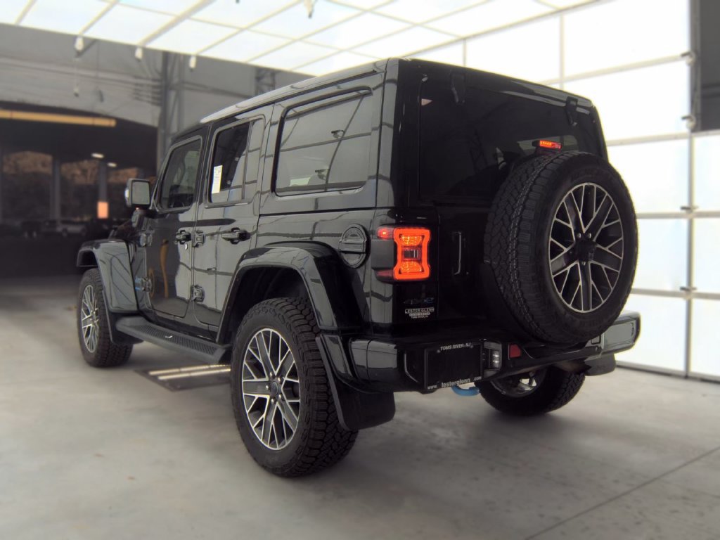 Used 2024 Jeep Wrangler High Altitude AWD/4WD image 4