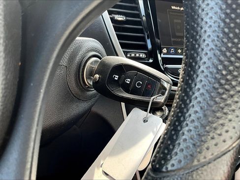 Used 2019 Chevrolet Trax LT image 12