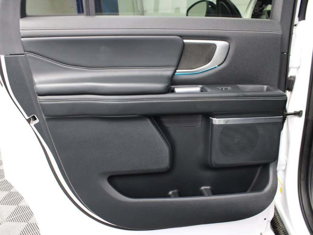 Used 2025 Ford Expedition Max Platinum w/ Stealth Appearance Package AWD/4WD image 76