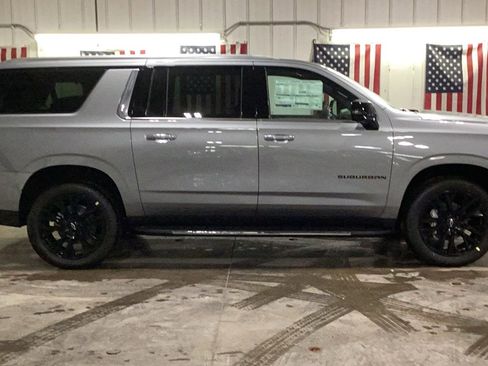 New 2026 Chevrolet Suburban Premier image 18