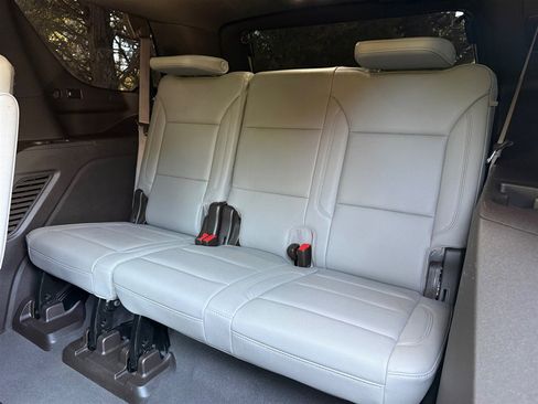 Used 2022 Chevrolet Tahoe Z71 w/ Luxury Package AWD/4WD image 55