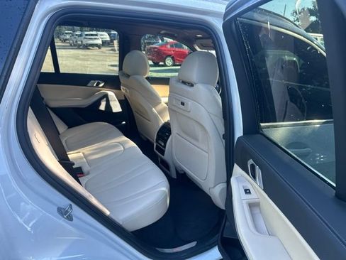 Used 2022 BMW X5 xDrive45e w/ Premium Package AWD/4WD image 8