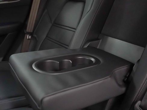 Certified 2025 Porsche Cayenne Turbo image 19