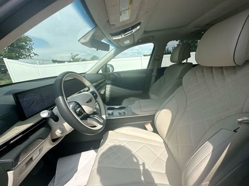 Used 2025 Genesis GV80 3.5T Prestige image 39