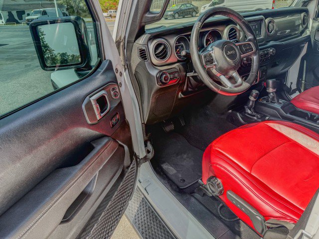 Used 2019 Jeep Wrangler Unlimited Sahara AWD/4WD image 9