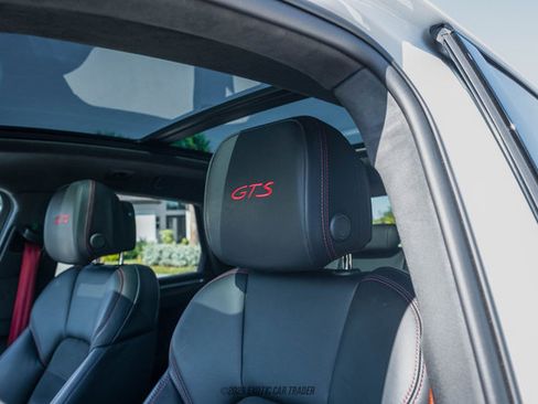 Used 2024 Porsche Macan GTS image 89