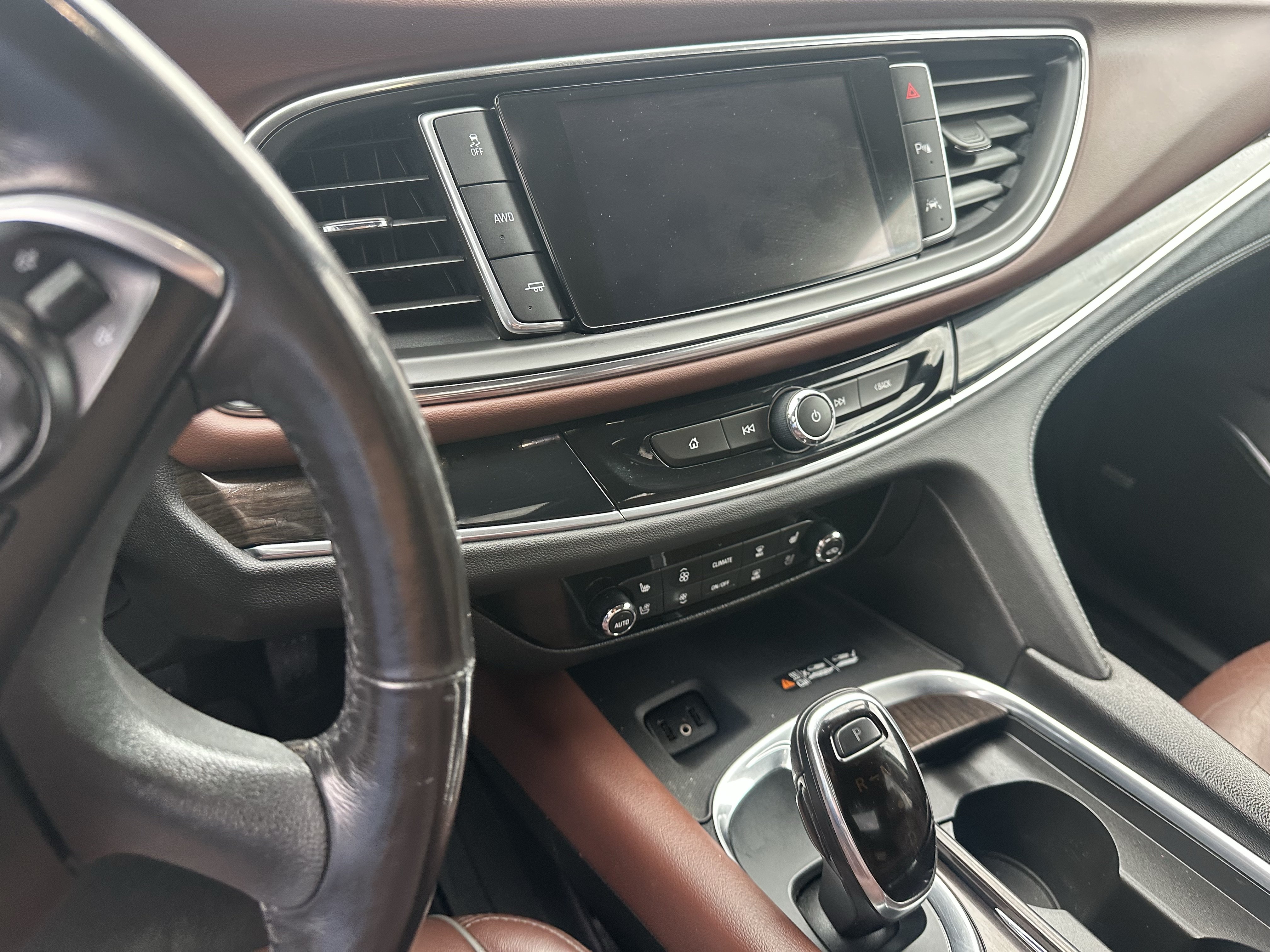 Used 2018 Buick Enclave Avenir w/ Avenir Technology Package AWD/4WD image 15