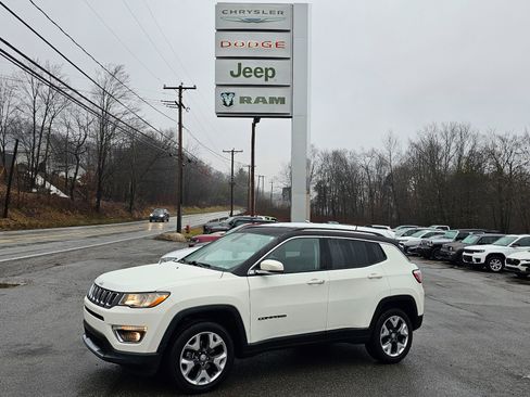 Used 2018 Jeep Compass Limited w/ Navigation Group image 18