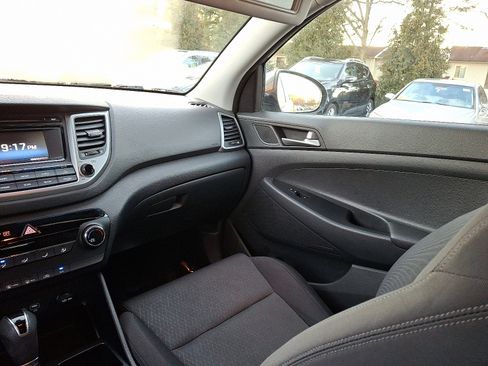 Used 2017 Hyundai Tucson SE image 16