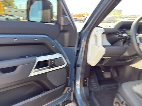 Used 2021 Land Rover Defender 110 S image 10