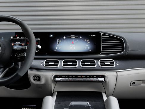 Used 2025 Mercedes-Benz GLE 63 AMG S image 21