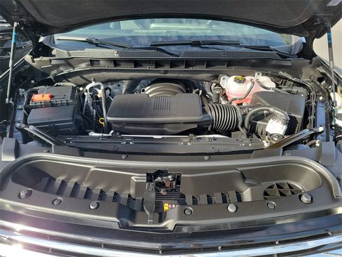 Used 2026 Chevrolet Suburban LT w/ Comfort Package image 25