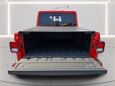 Used 2025 Jeep Gladiator Sport AWD/4WD image 27