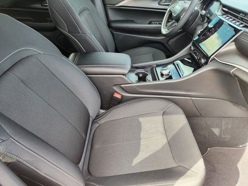 New 2026 Jeep Grand Cherokee Laredo image 10