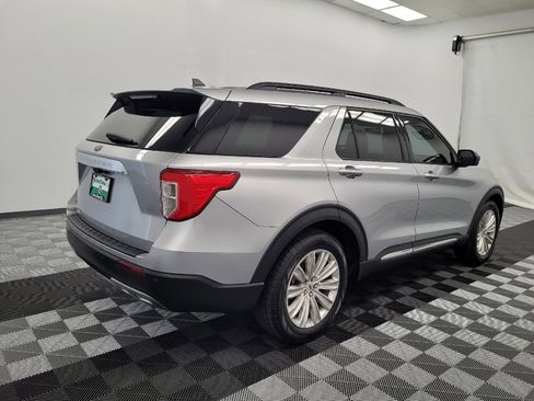 Used 2021 Ford Explorer XLT w/ Equipment Group 202A RWD image 9