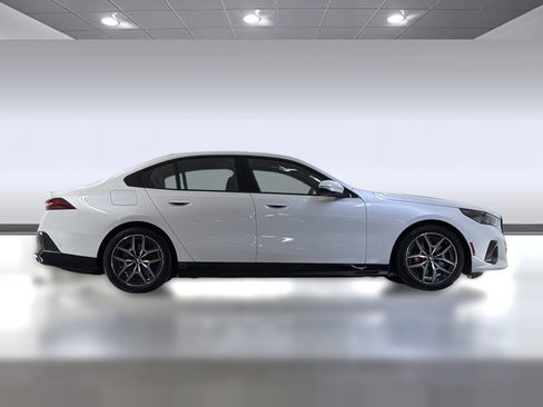 New 2026 BMW i5 eDrive40 w/ M Sport Package RWD image 7