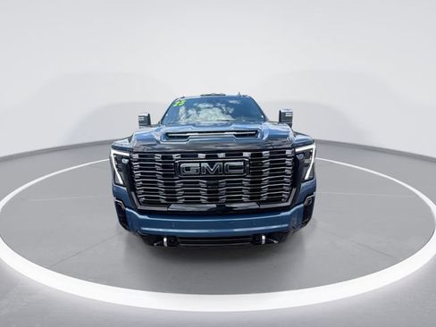 Used 2025 GMC Sierra 2500 Denali Ultimate w/ Max Trailering Package AWD/4WD image 3