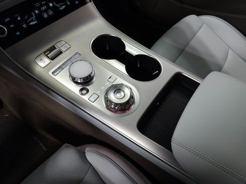 Used 2026 Genesis GV70 2.5T Advanced image 27