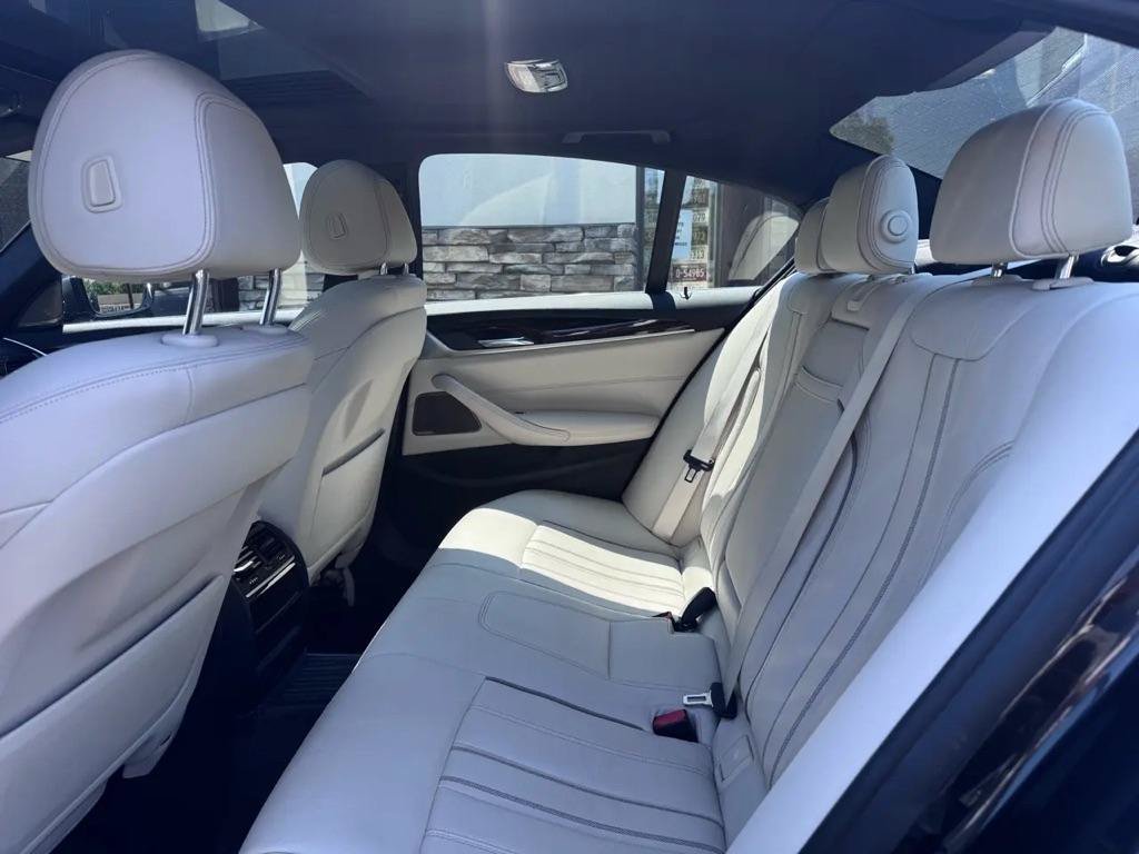 Used 2017 BMW 540i RWD image 13
