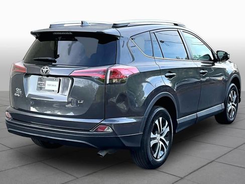 Used 2018 Toyota RAV4 LE image 13