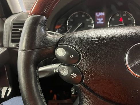 Used 2012 Mercedes-Benz G 550 image 34