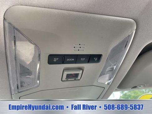 Used 2023 Toyota RAV4 LE AWD/4WD image 25